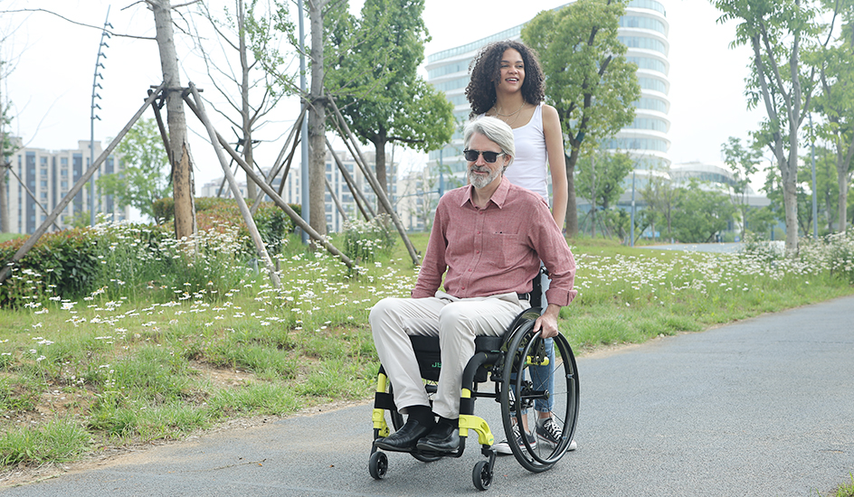 Sedia a rotelle manuale S004