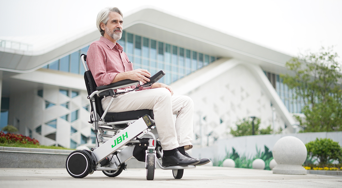 JBH Sedia a rotelle elettrica D03