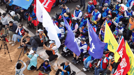 Corsa su sedia a rotelle 