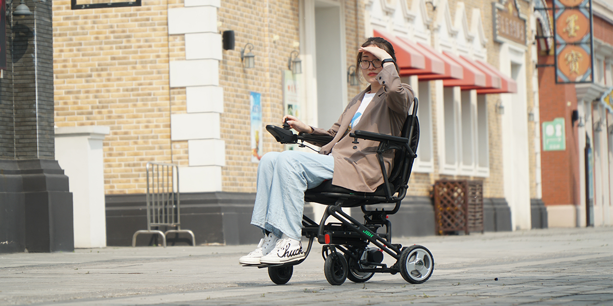 Sedie a rotelle in fibra di carbonio