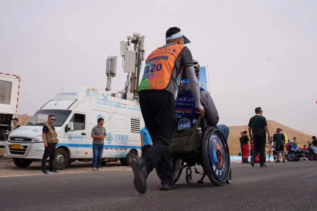 corsa su sedia a rotelle