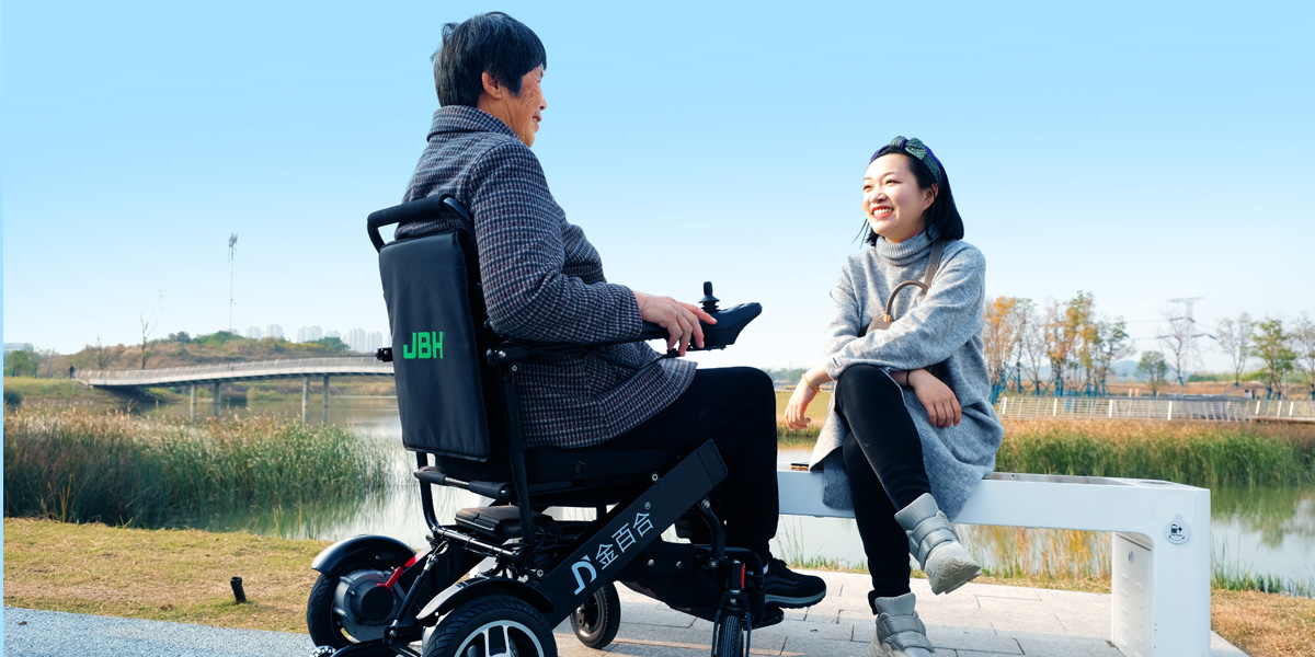 Sedia a rotelle elettrica 